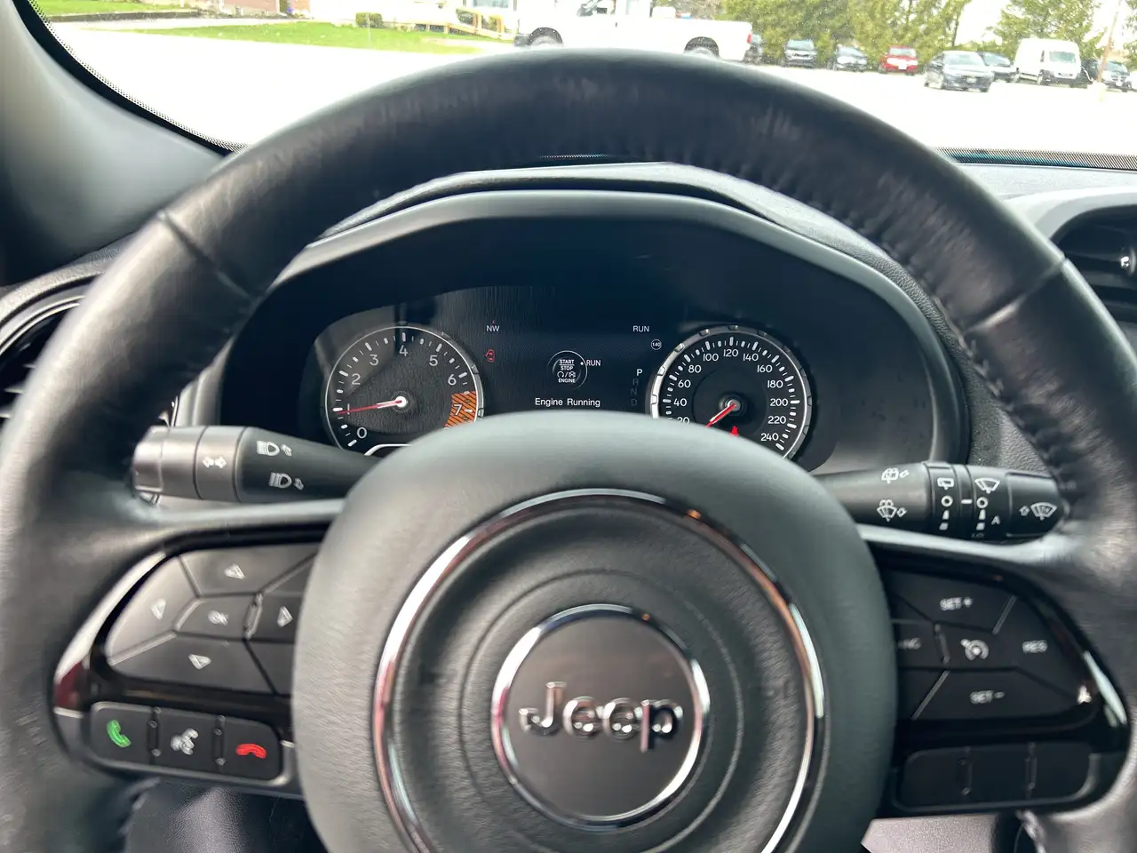 Jeep Renegade снимка Jeep Renegade