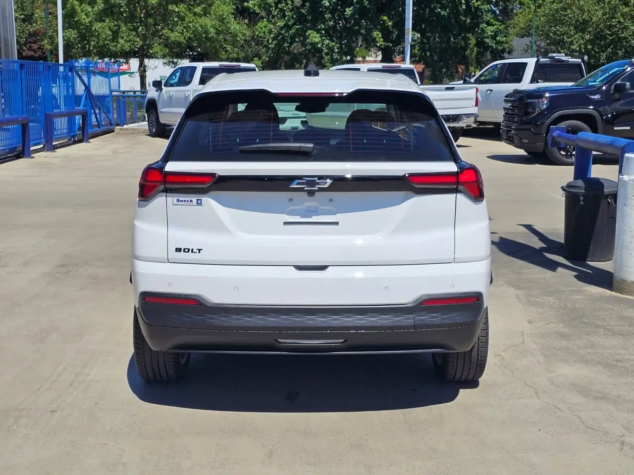 Chevrolet Bolt photo Chevrolet Bolt