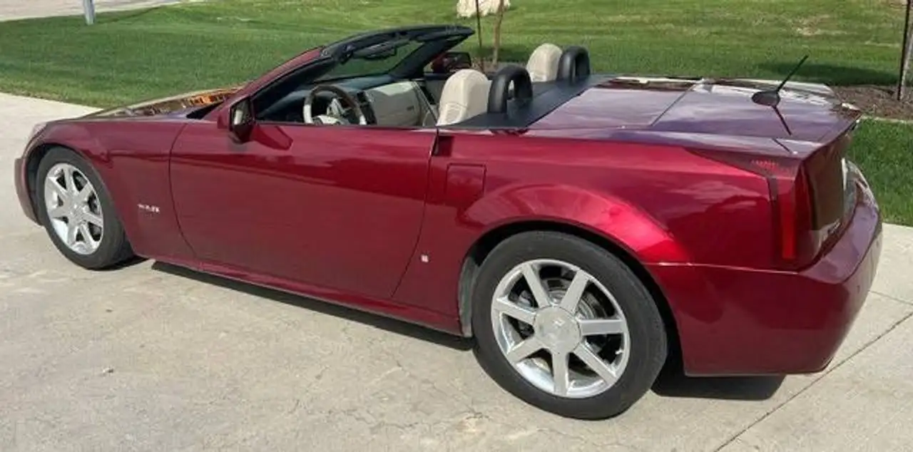 Cadillac XLR photo Cadillac XLR