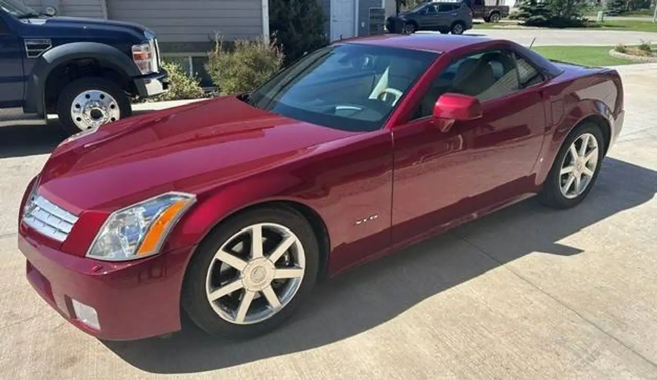 Cadillac XLR photo Cadillac XLR