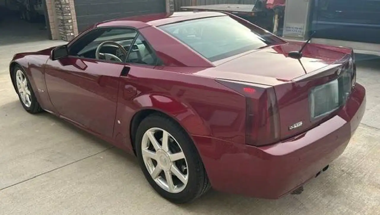 Cadillac XLR photo Cadillac XLR