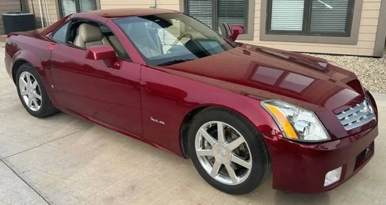 Cadillac XLR photo Cadillac XLR