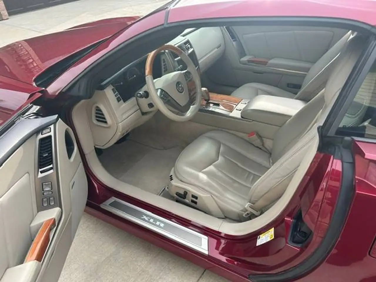 Cadillac XLR photo Cadillac XLR