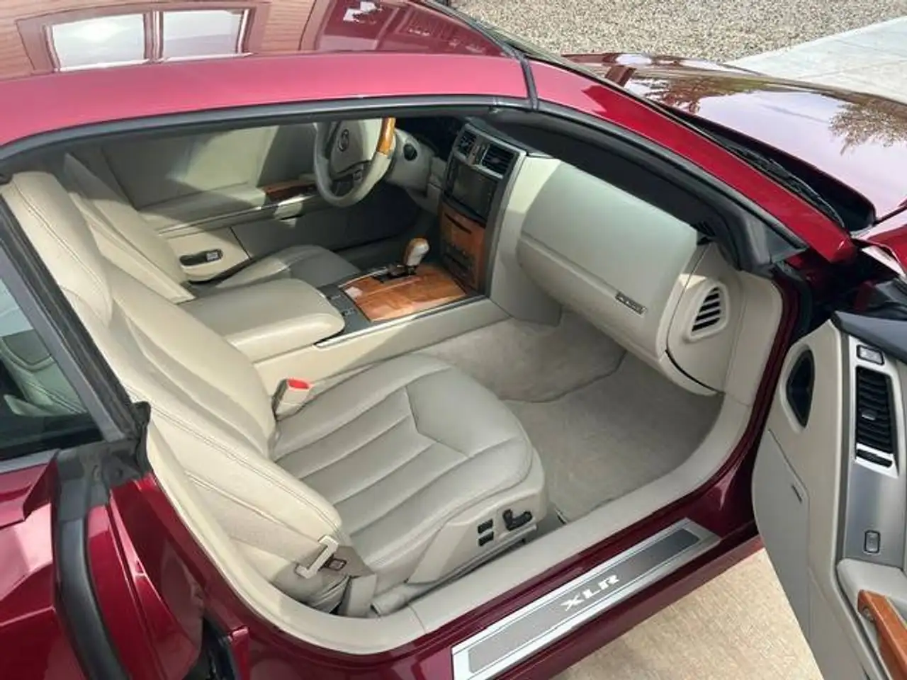 Cadillac XLR photo Cadillac XLR