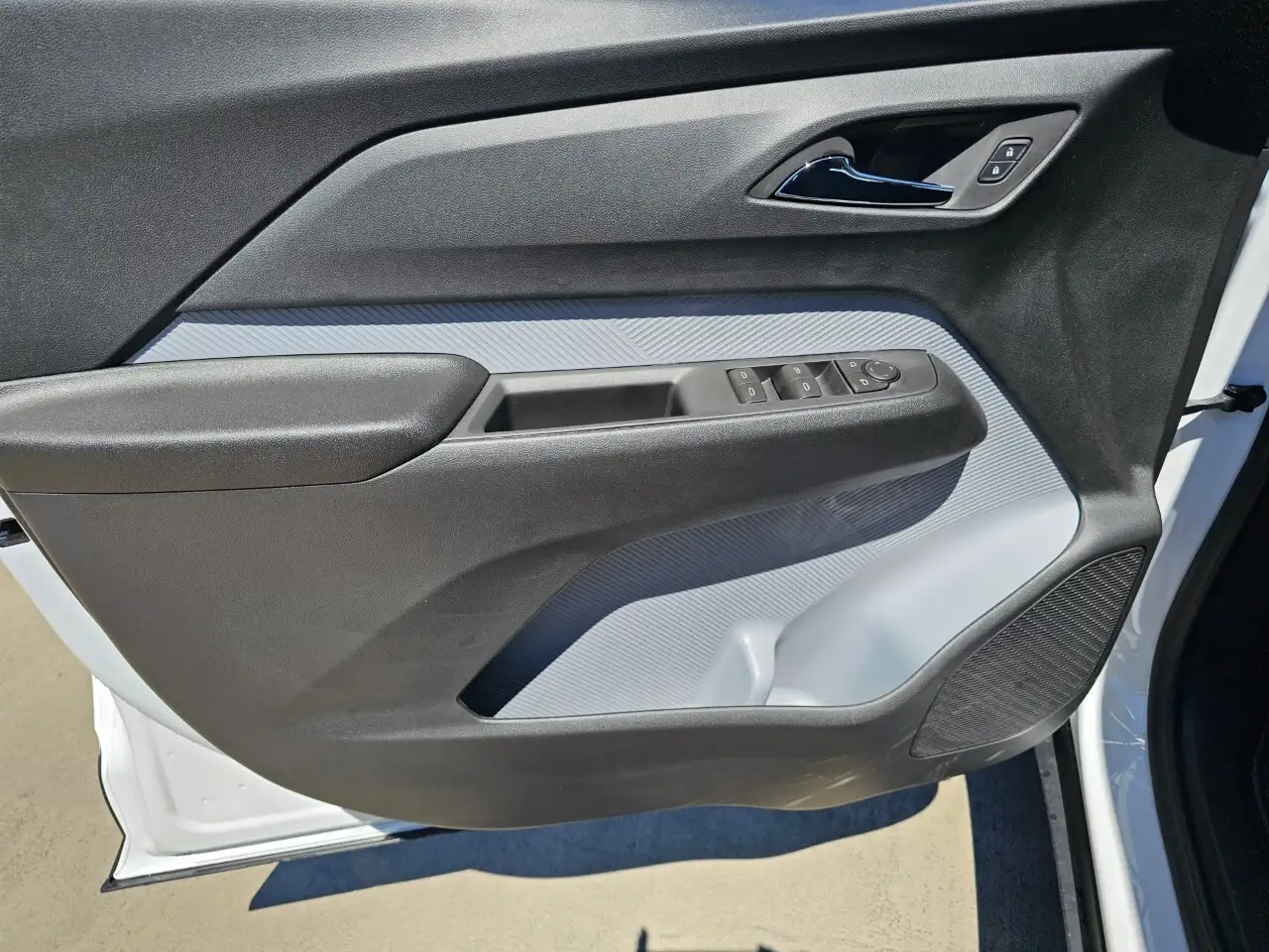 Chevrolet Bolt photo Chevrolet Bolt