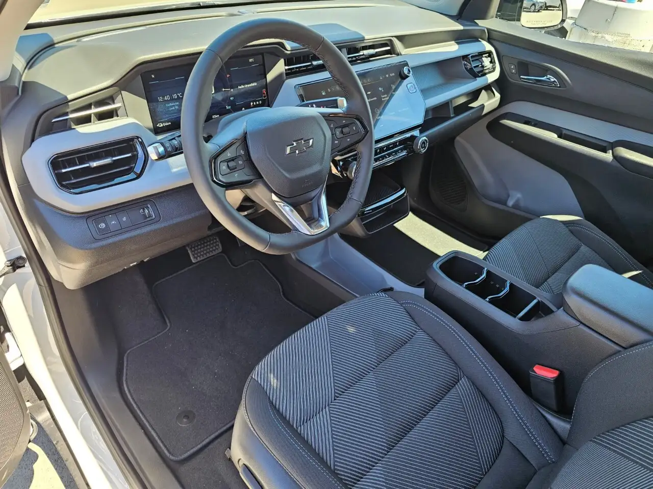 Chevrolet Bolt photo Chevrolet Bolt