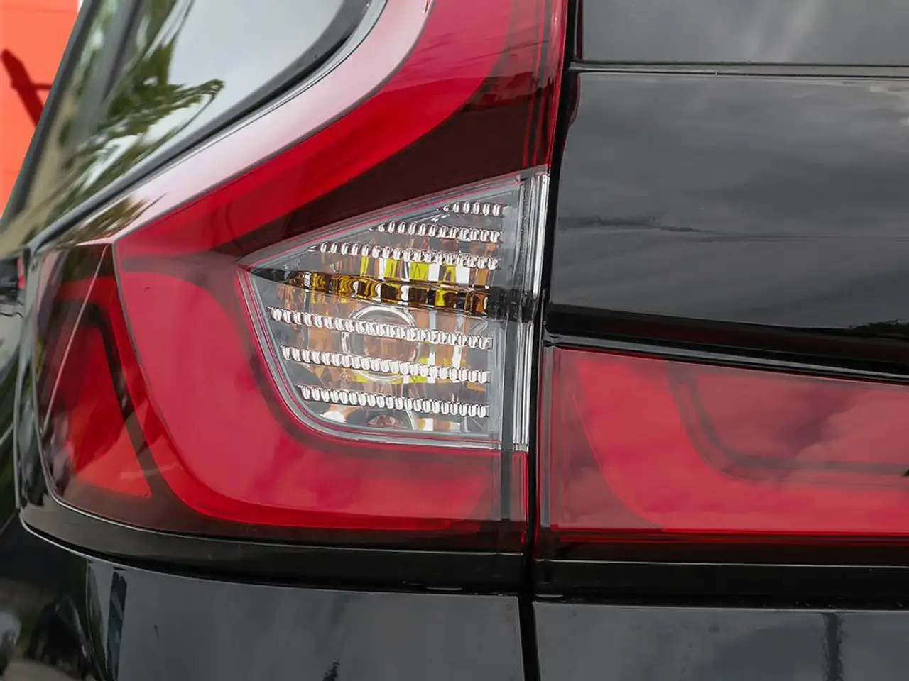 Honda CR-V photo Honda CR-V