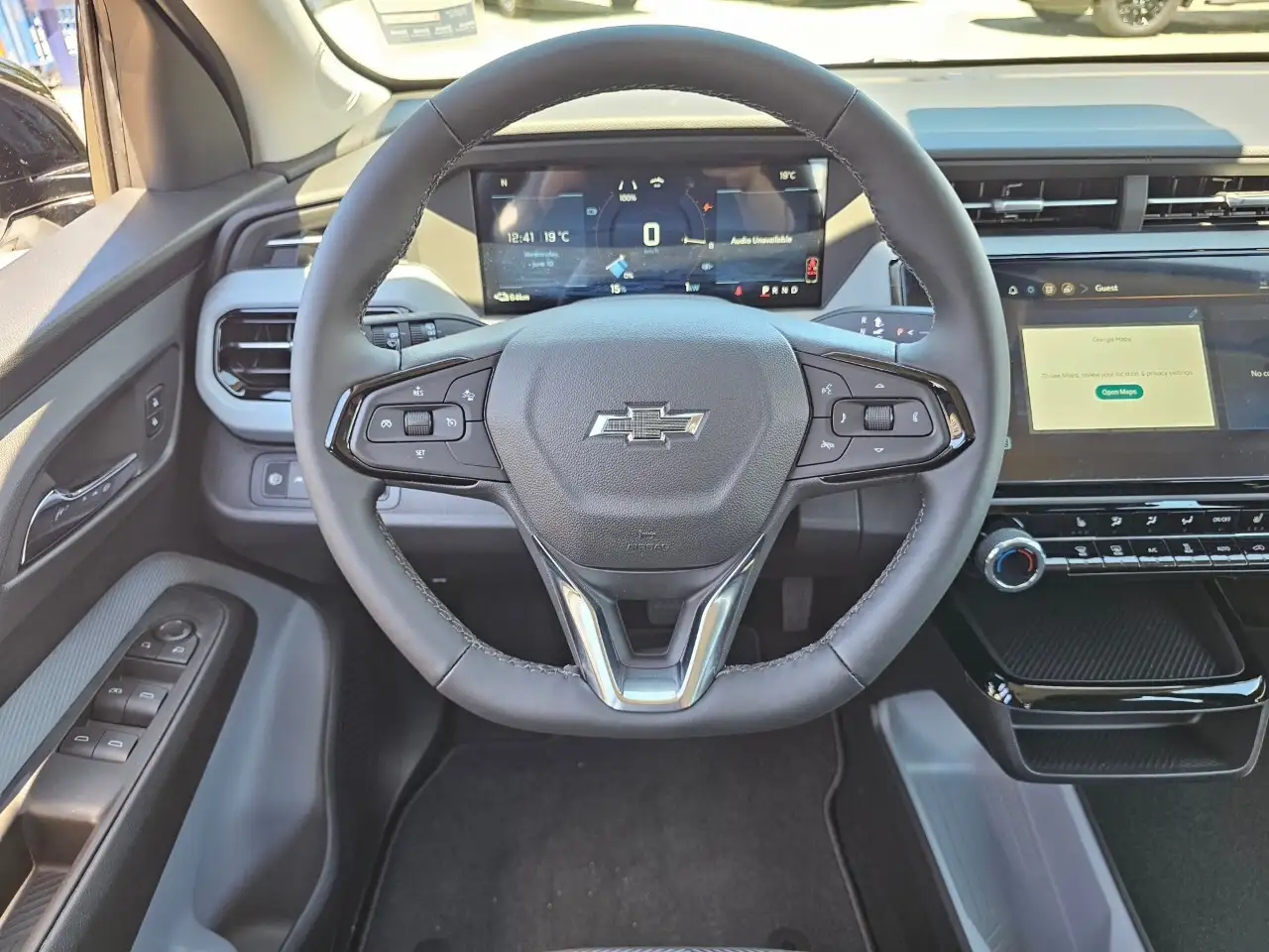 Chevrolet Bolt photo Chevrolet Bolt