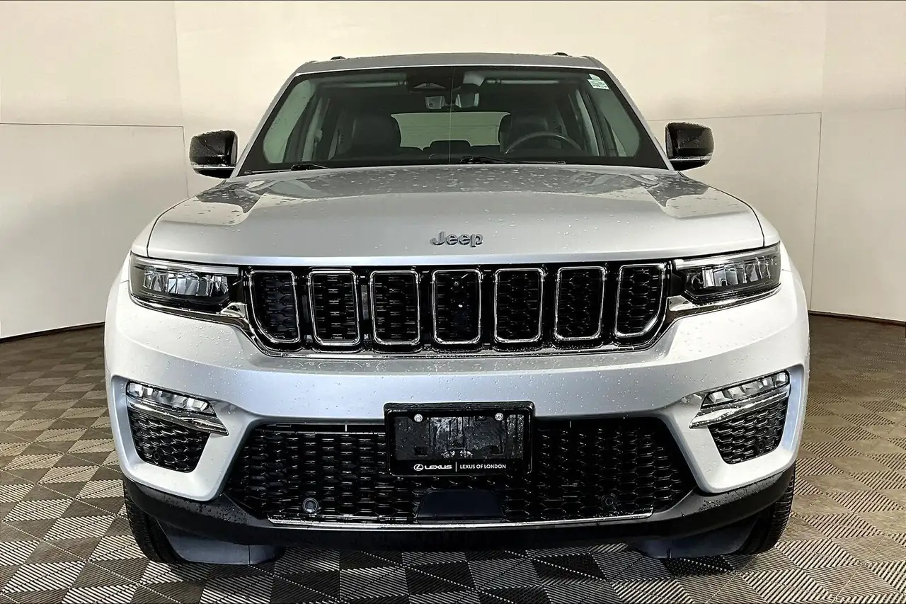 Jeep Grand Cherokee снимка Jeep Grand Cherokee