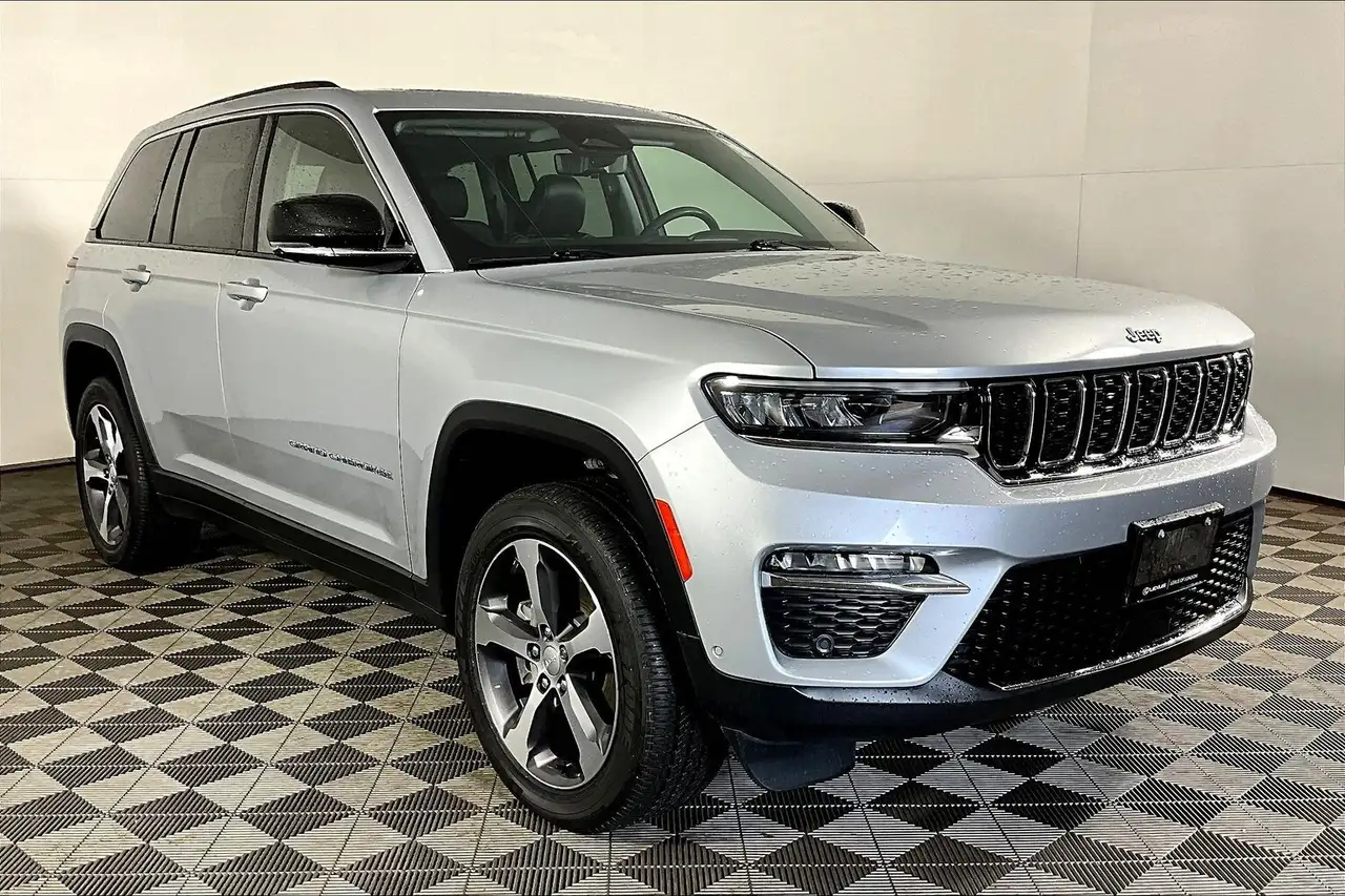 Jeep Grand Cherokee снимка Jeep Grand Cherokee