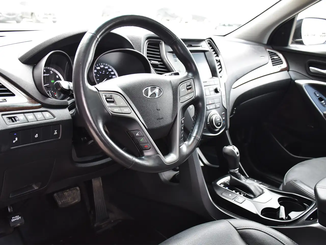 Hyundai SANTA FE снимка Hyundai SANTA FE