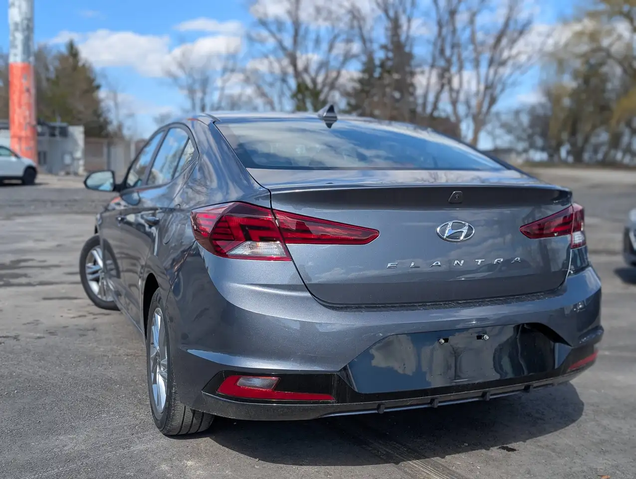 Hyundai ELANTRA снимка Hyundai ELANTRA