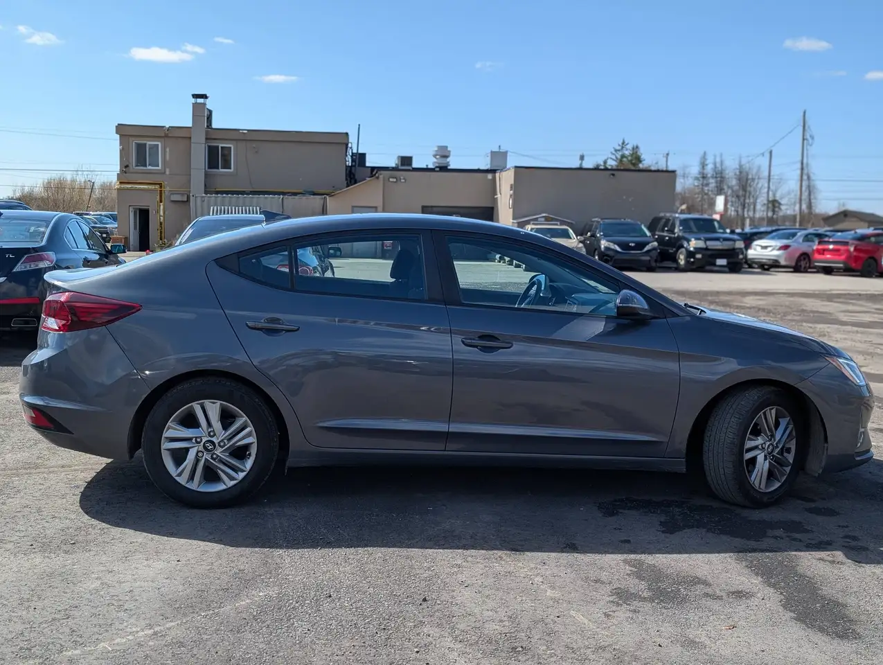 Hyundai ELANTRA снимка Hyundai ELANTRA