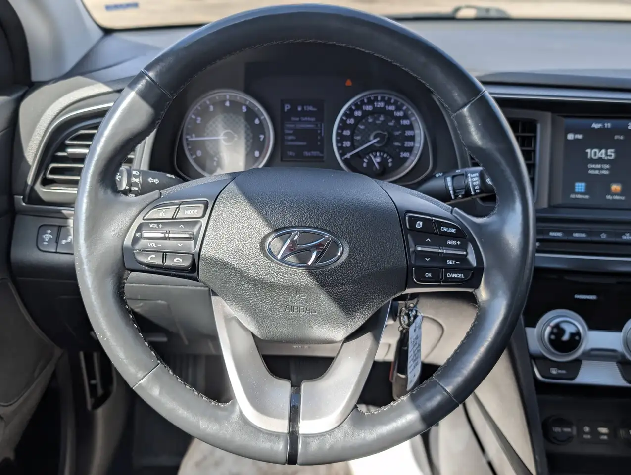 Hyundai ELANTRA снимка Hyundai ELANTRA