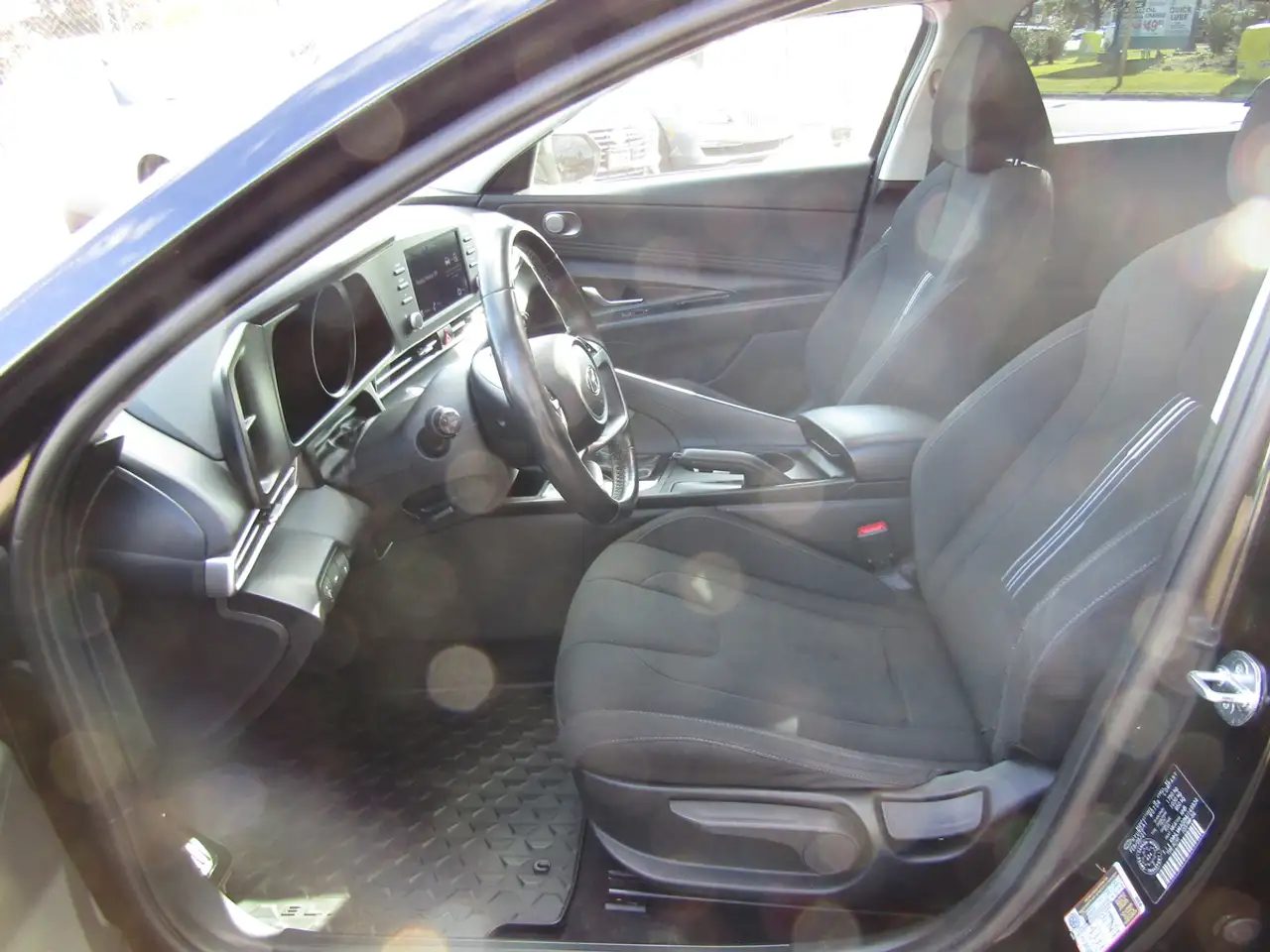 Hyundai ELANTRA снимка Hyundai ELANTRA