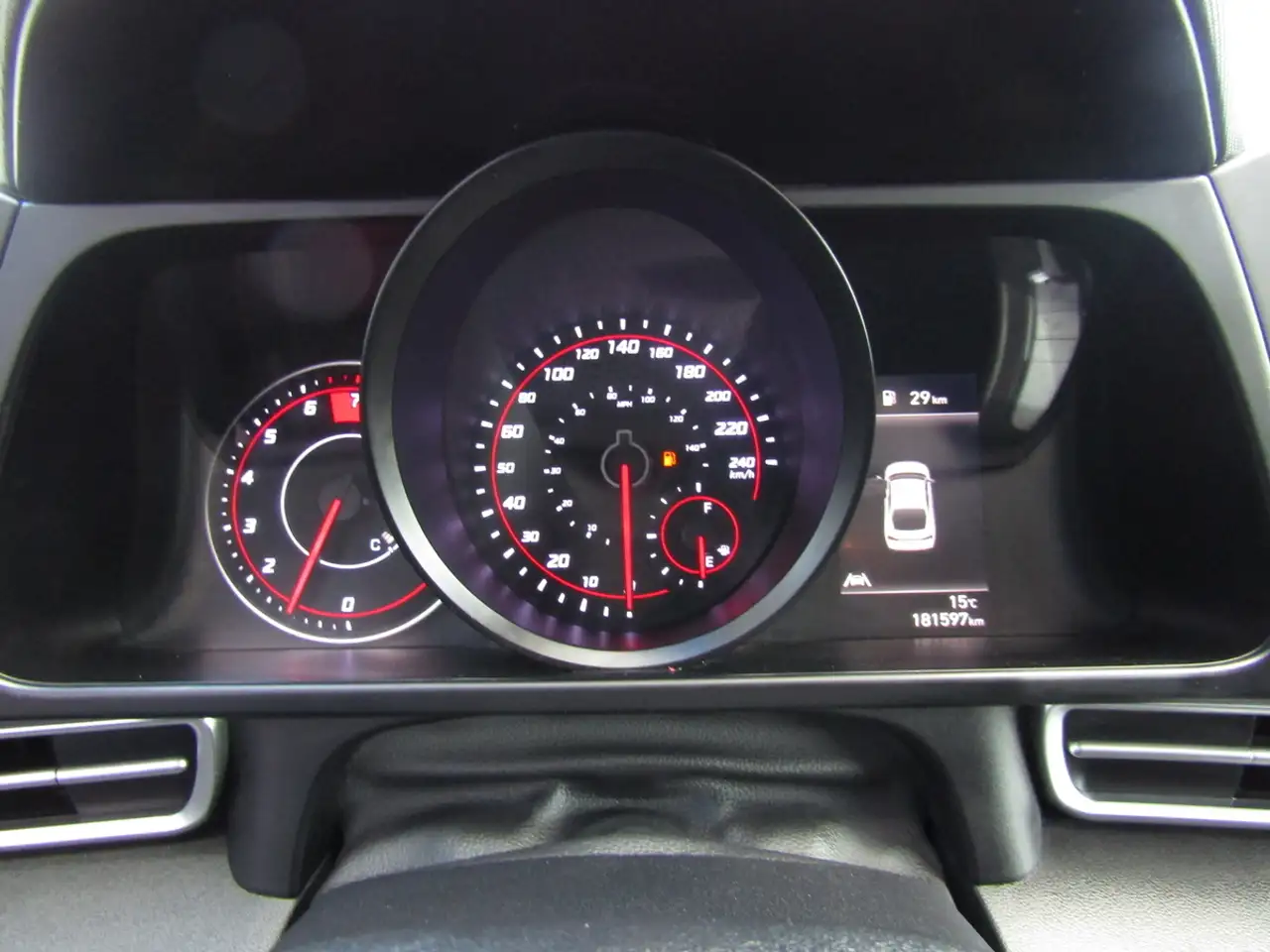 Hyundai ELANTRA снимка Hyundai ELANTRA