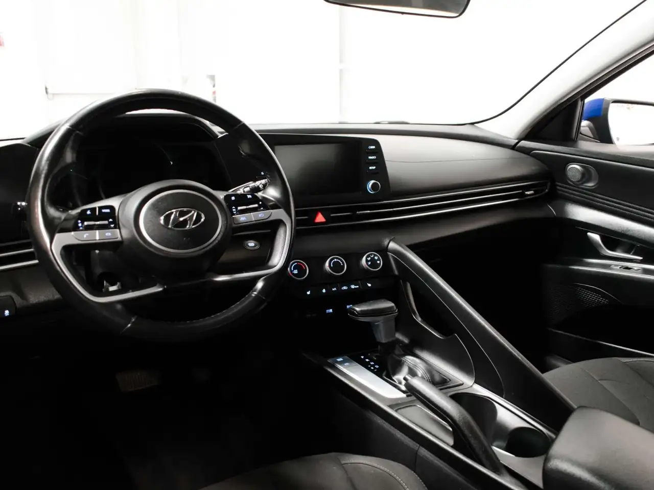 Hyundai ELANTRA снимка Hyundai ELANTRA