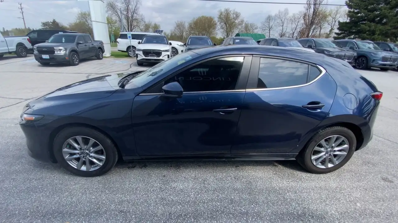 Mazda 3 снимка Mazda 3