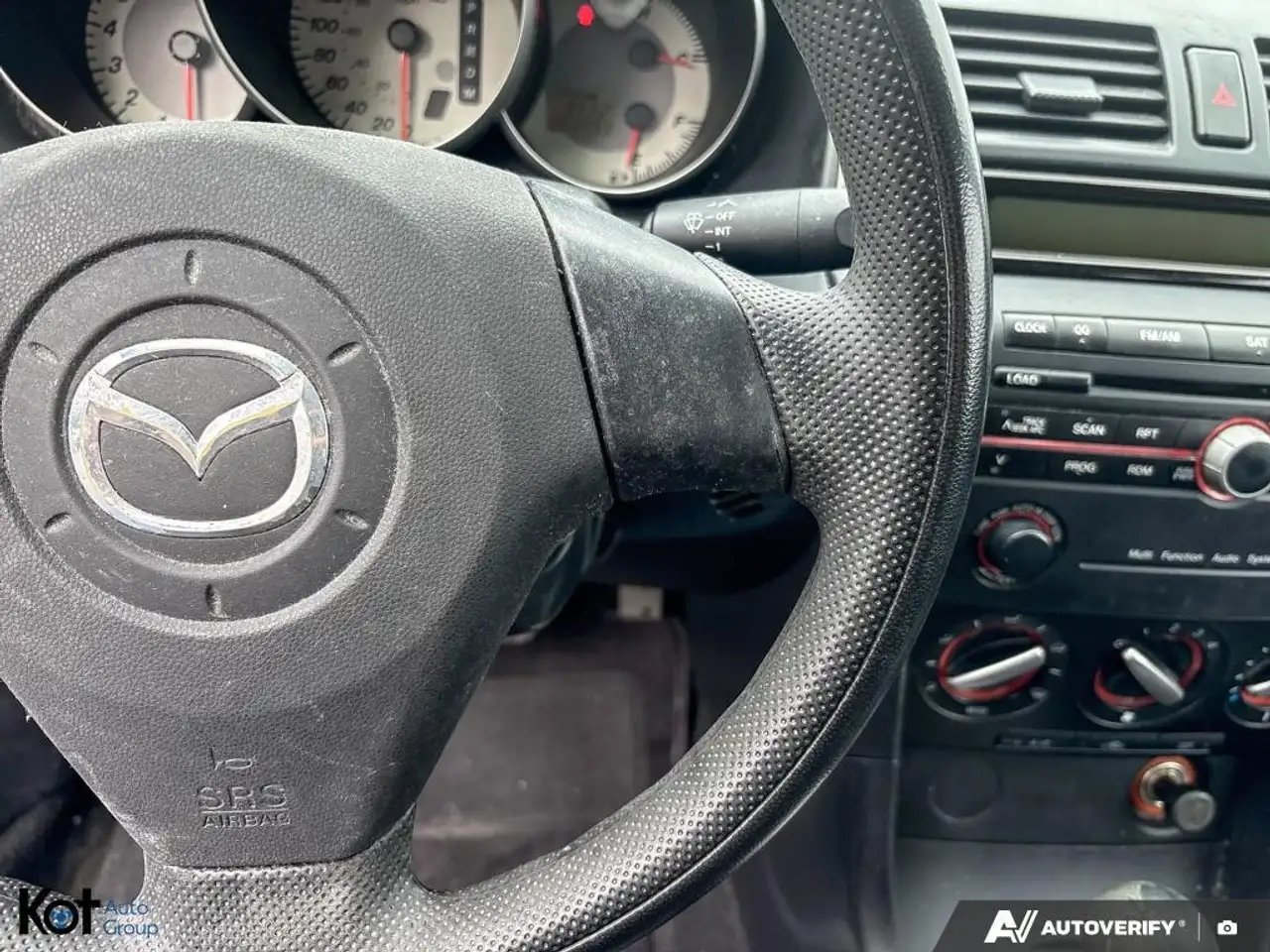 Mazda 3 снимка Mazda 3