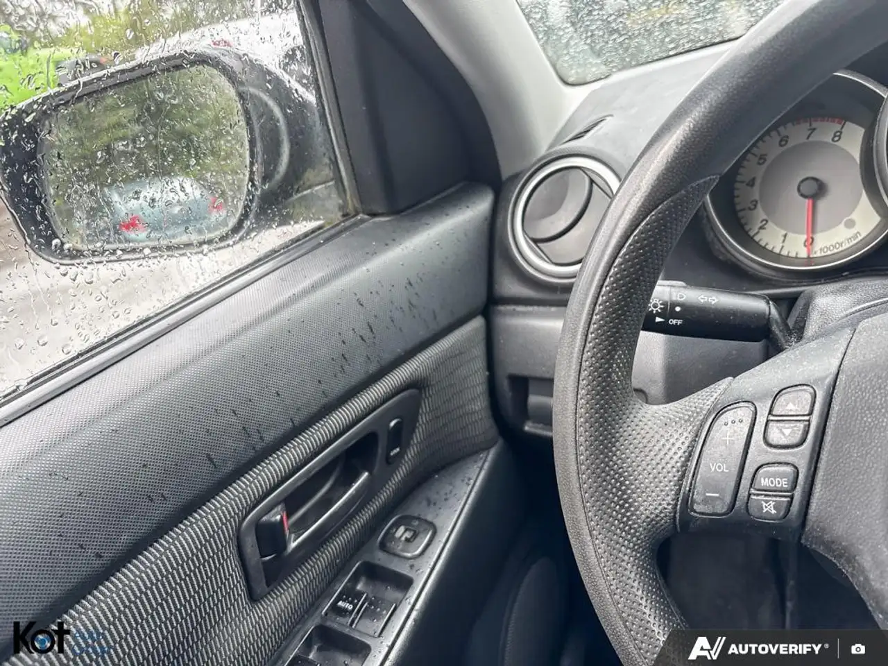 Mazda 3 снимка Mazda 3