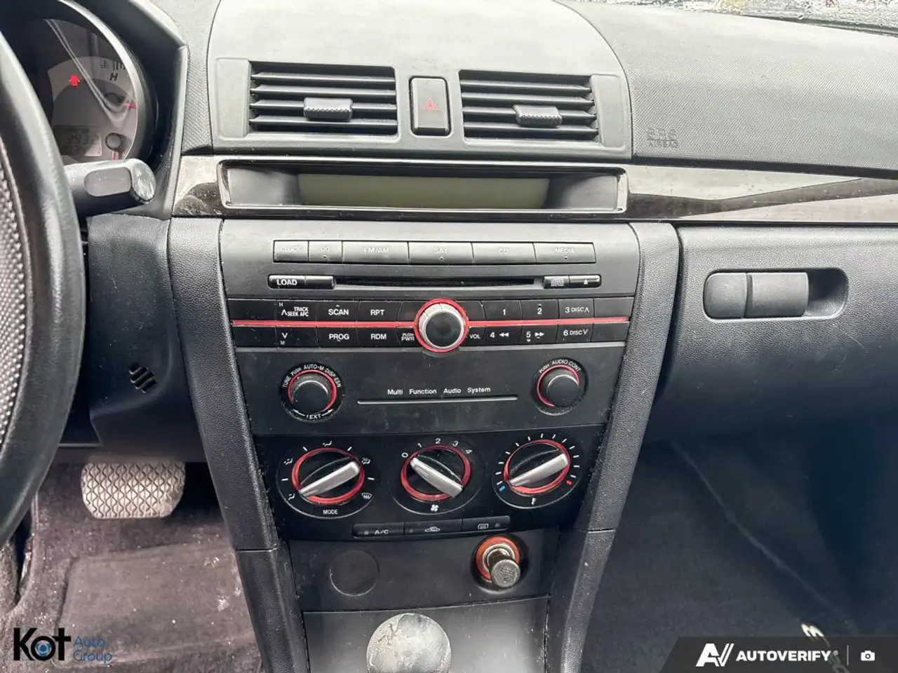 Mazda 3 снимка Mazda 3