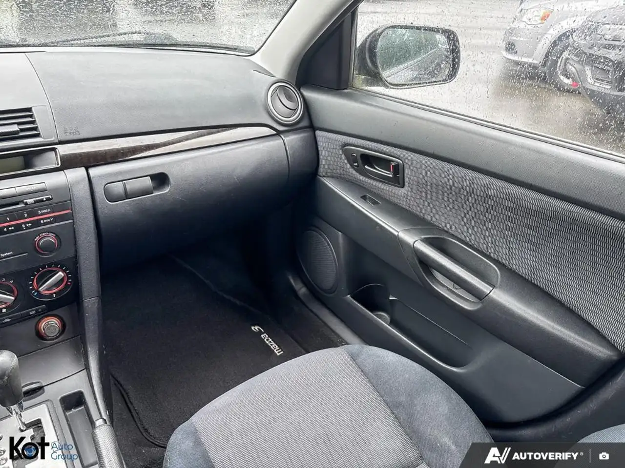 Mazda 3 снимка Mazda 3