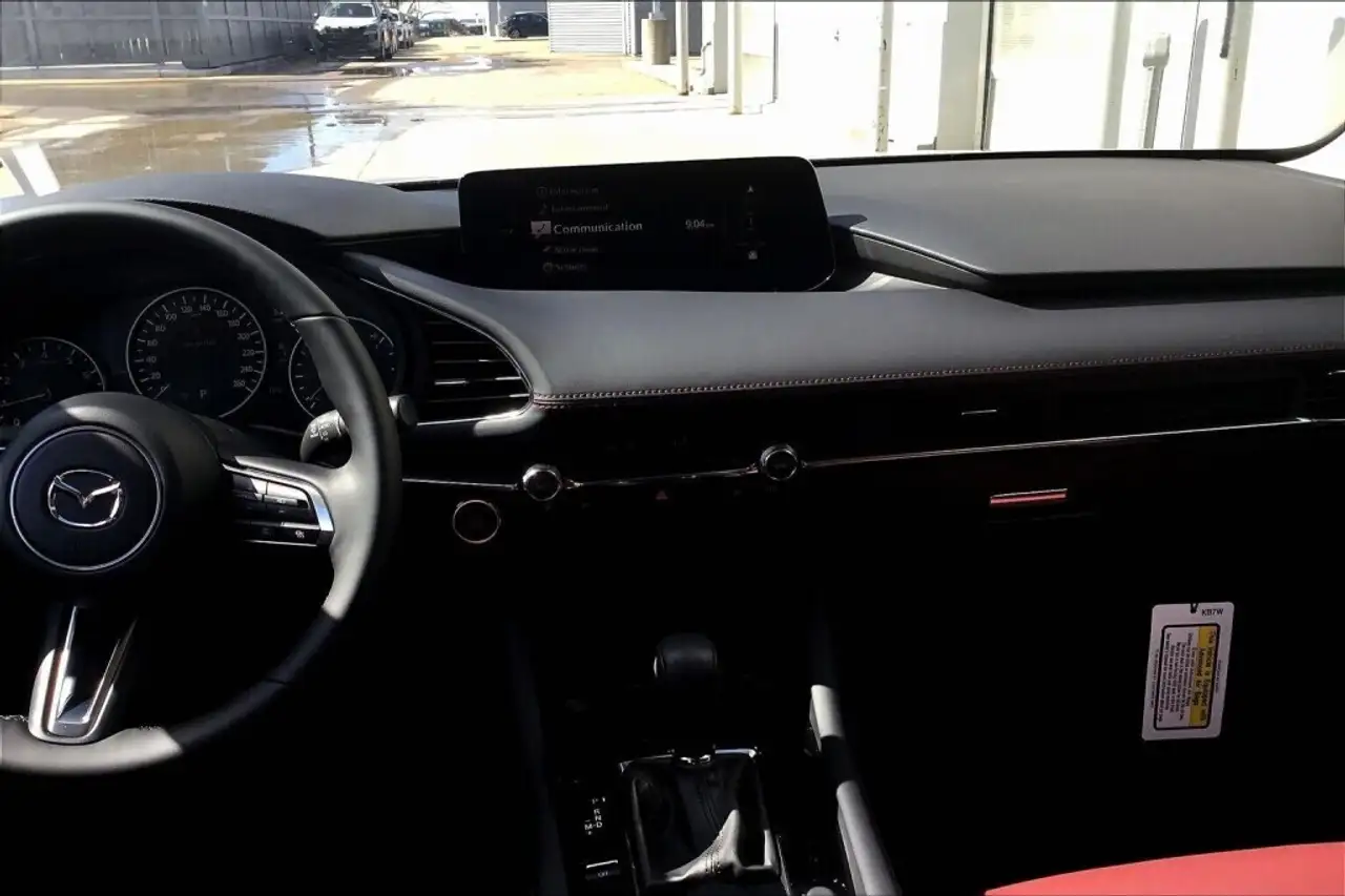 Mazda 3 снимка Mazda 3