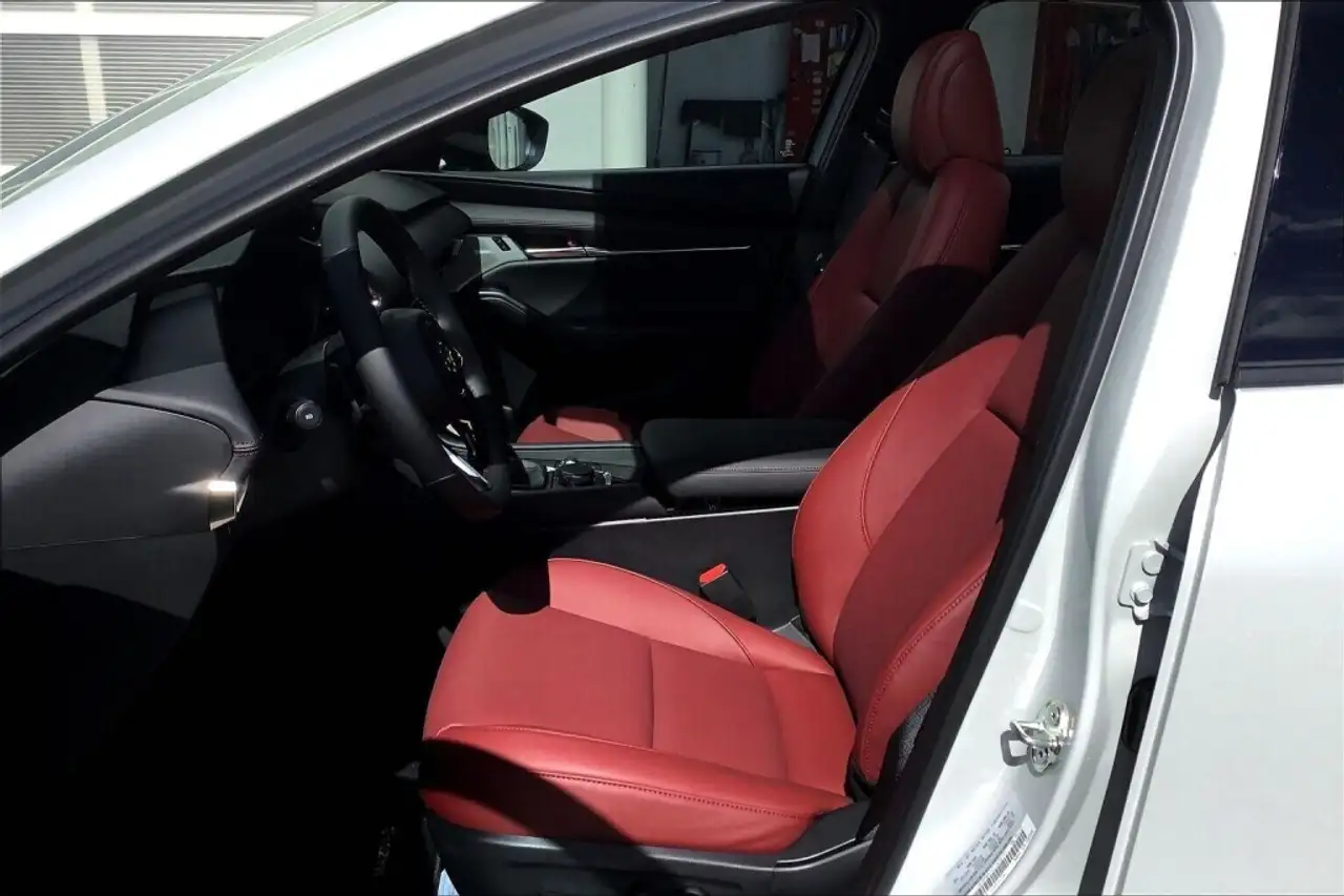 Mazda 3 снимка Mazda 3