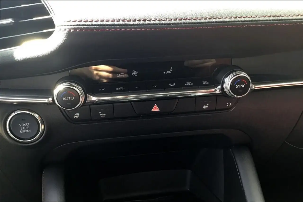Mazda 3 снимка Mazda 3