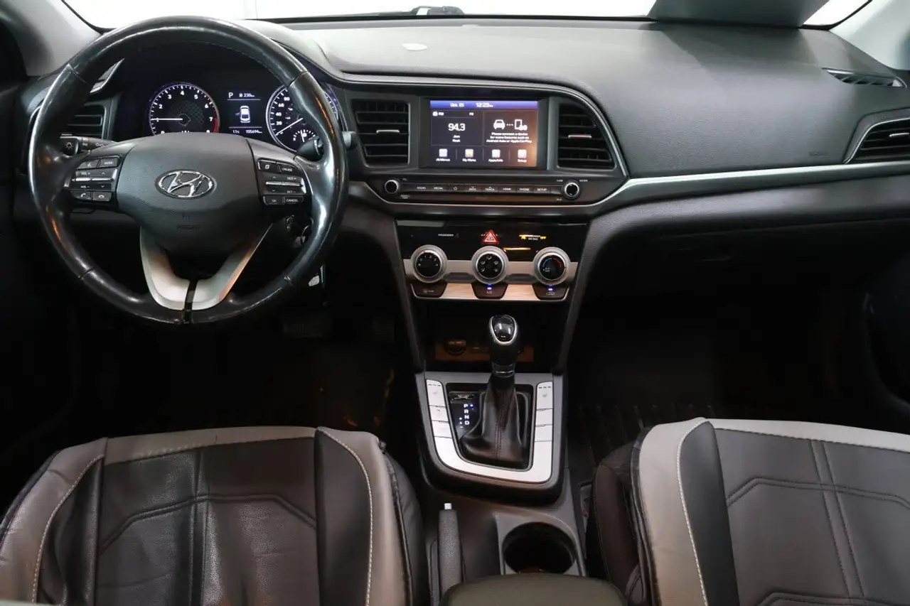 Hyundai ELANTRA снимка Hyundai ELANTRA