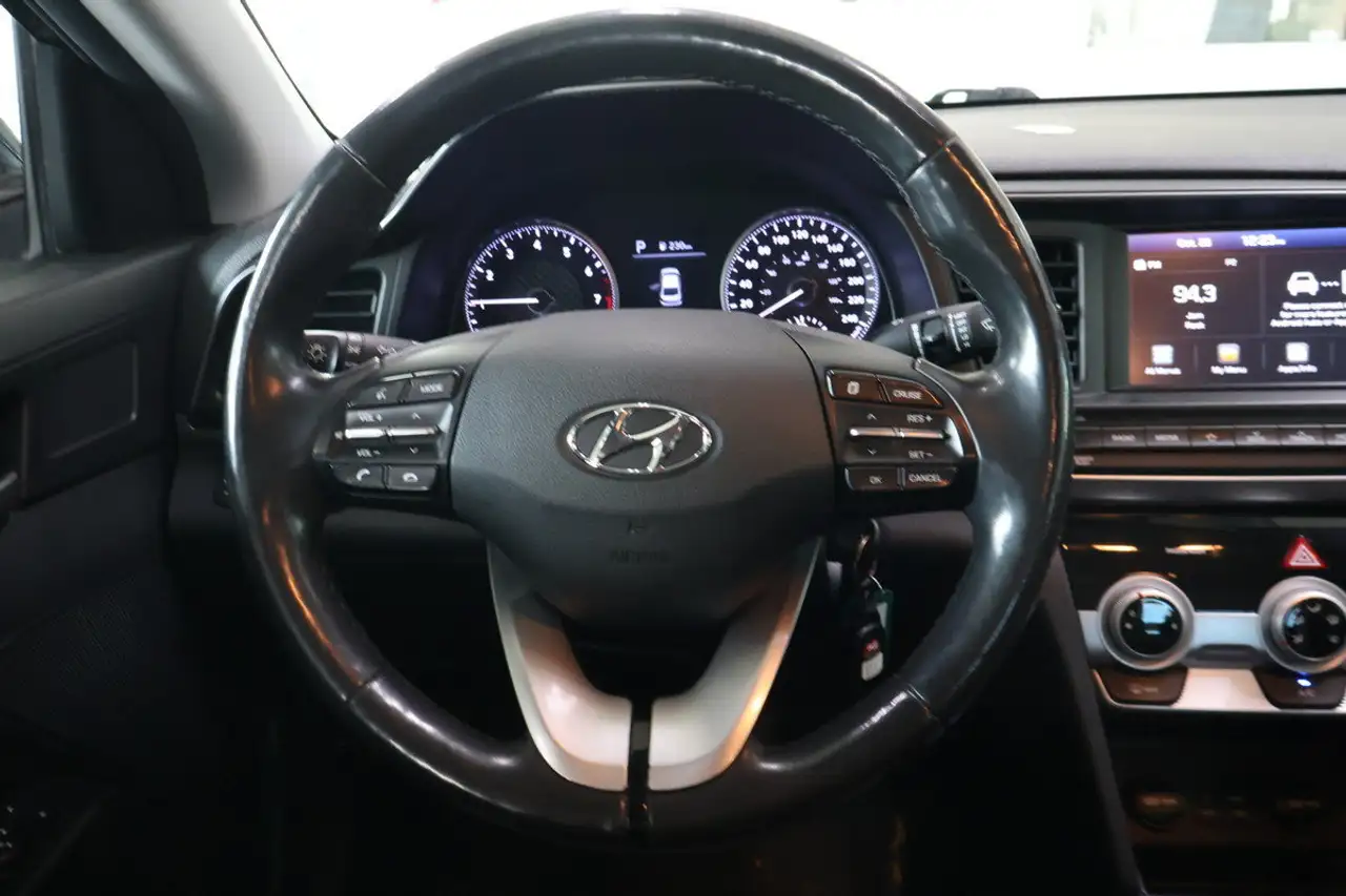 Hyundai ELANTRA снимка Hyundai ELANTRA