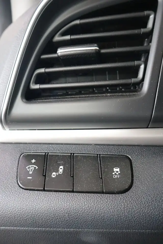 Hyundai ELANTRA снимка Hyundai ELANTRA