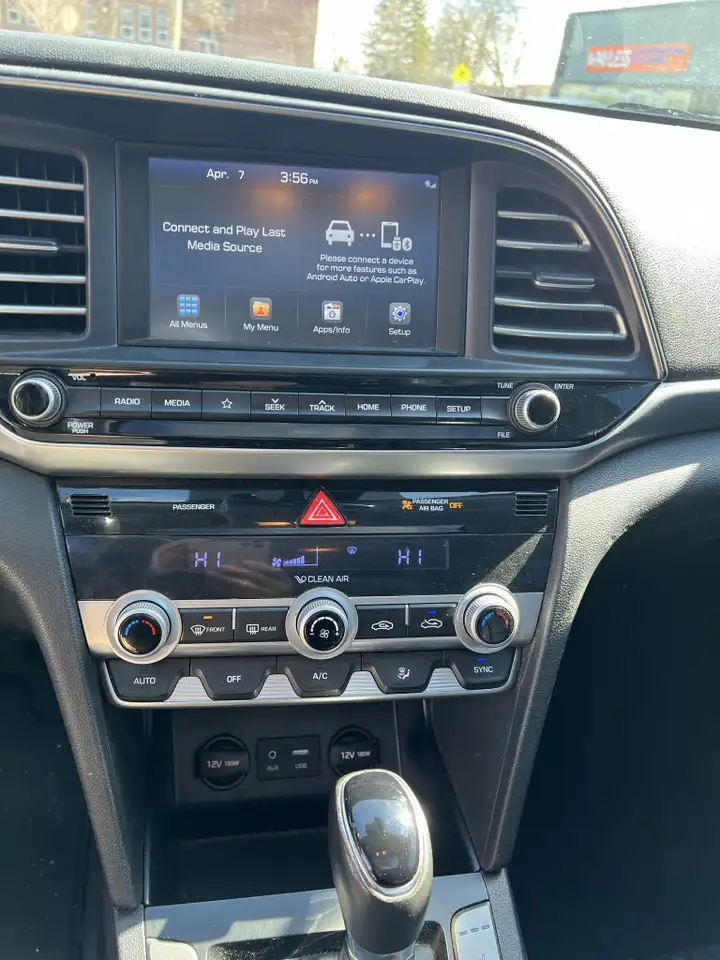 Hyundai ELANTRA снимка Hyundai ELANTRA