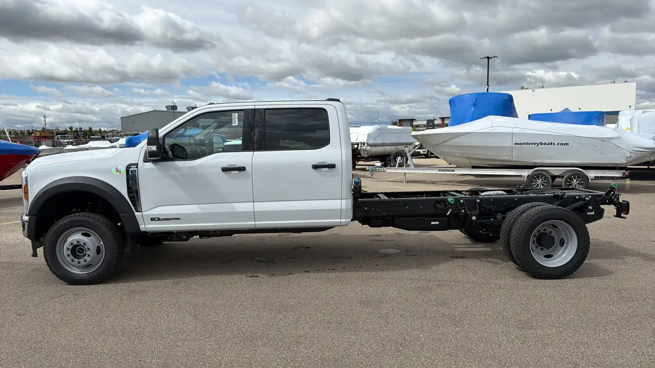 Ford F-550 Super Duty снимка Ford F-550 Super Duty