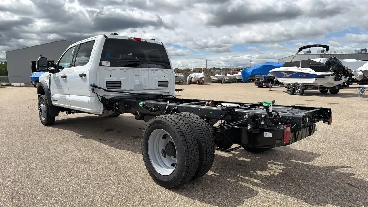 Ford F-550 Super Duty снимка Ford F-550 Super Duty