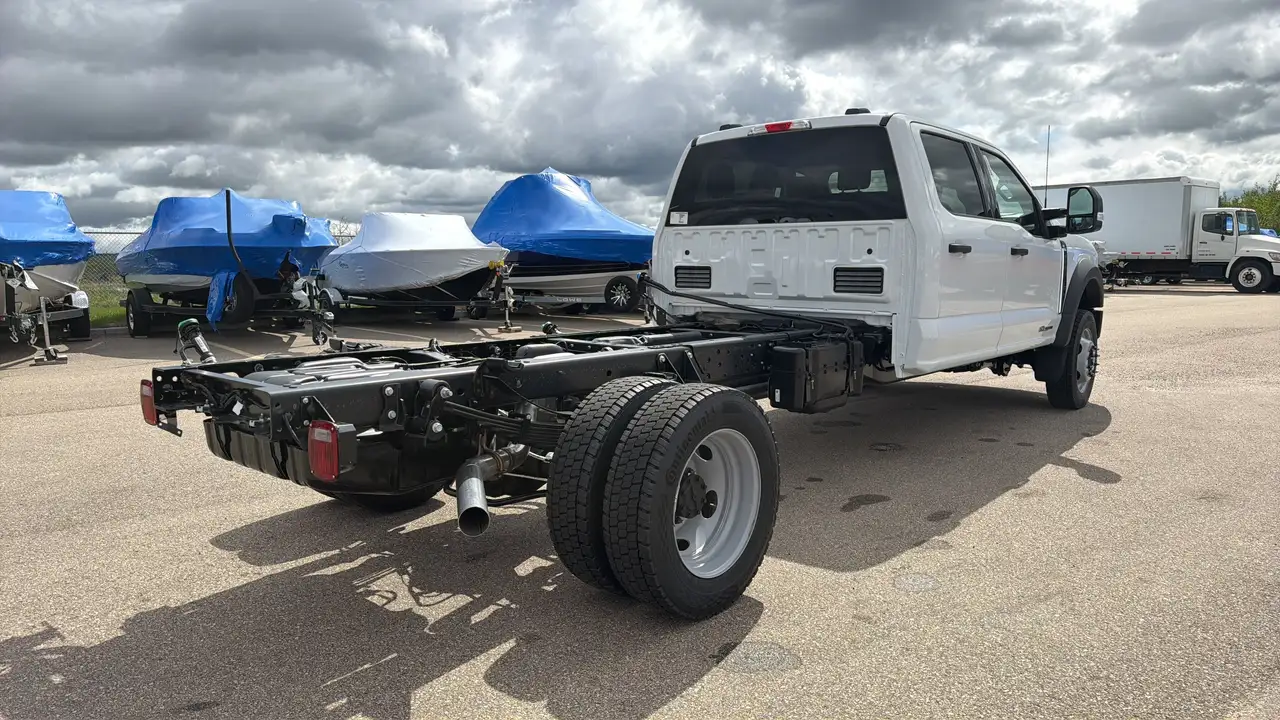 Ford F-550 Super Duty снимка Ford F-550 Super Duty