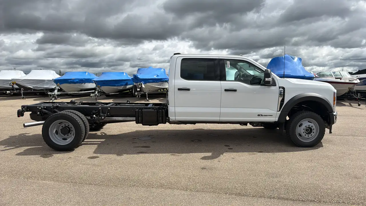 Ford F-550 Super Duty снимка Ford F-550 Super Duty