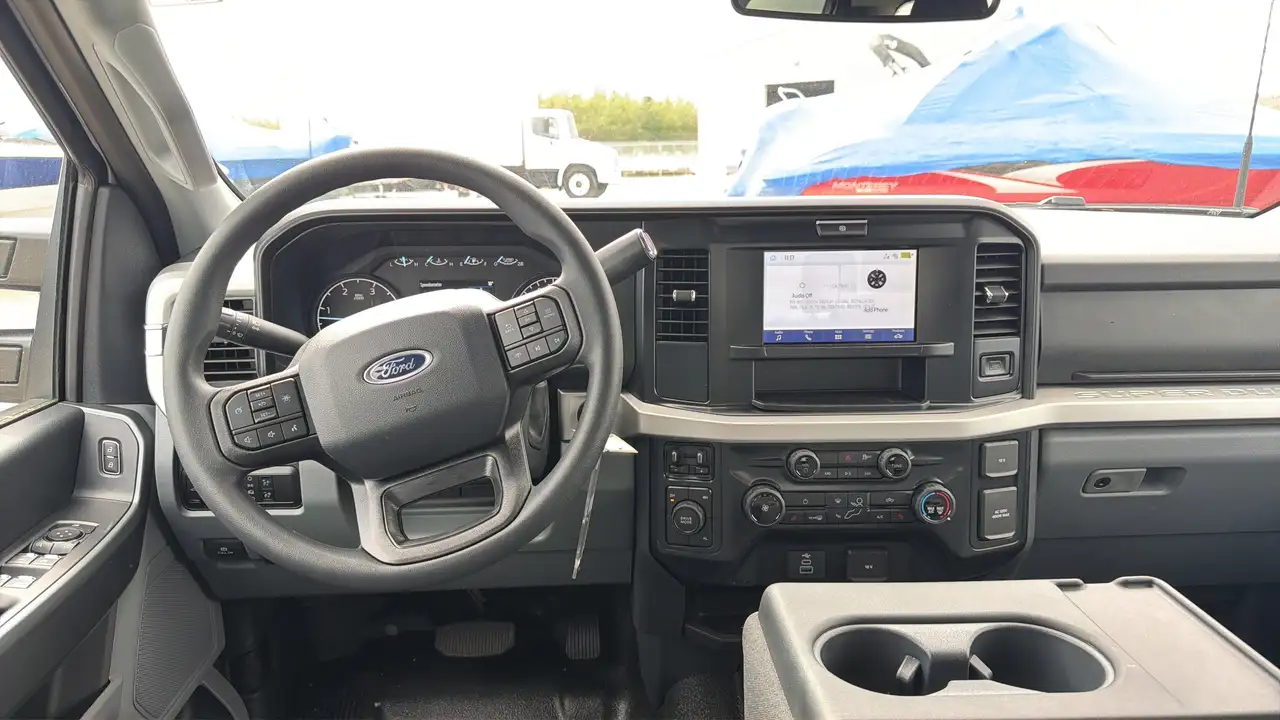Ford F-550 Super Duty снимка Ford F-550 Super Duty