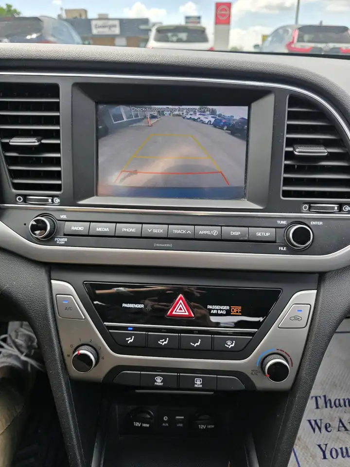 Hyundai ELANTRA fotografie Hyundai ELANTRA