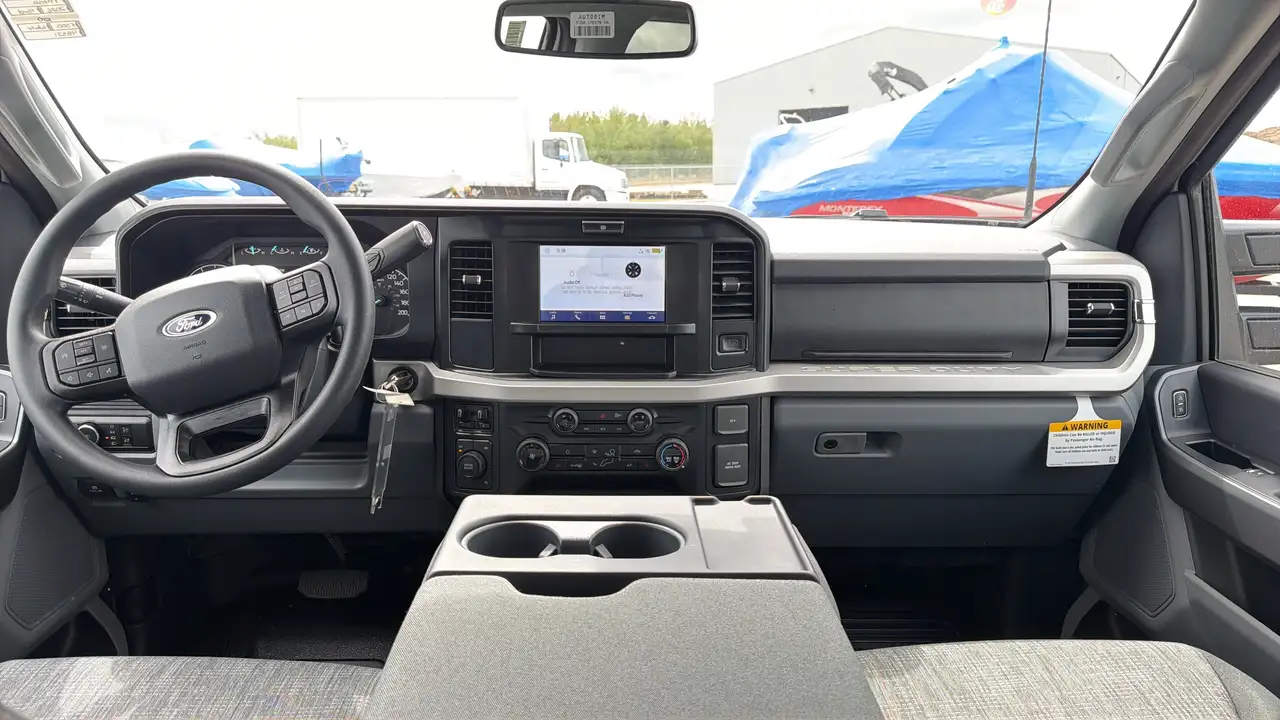 Ford F-550 Super Duty снимка Ford F-550 Super Duty