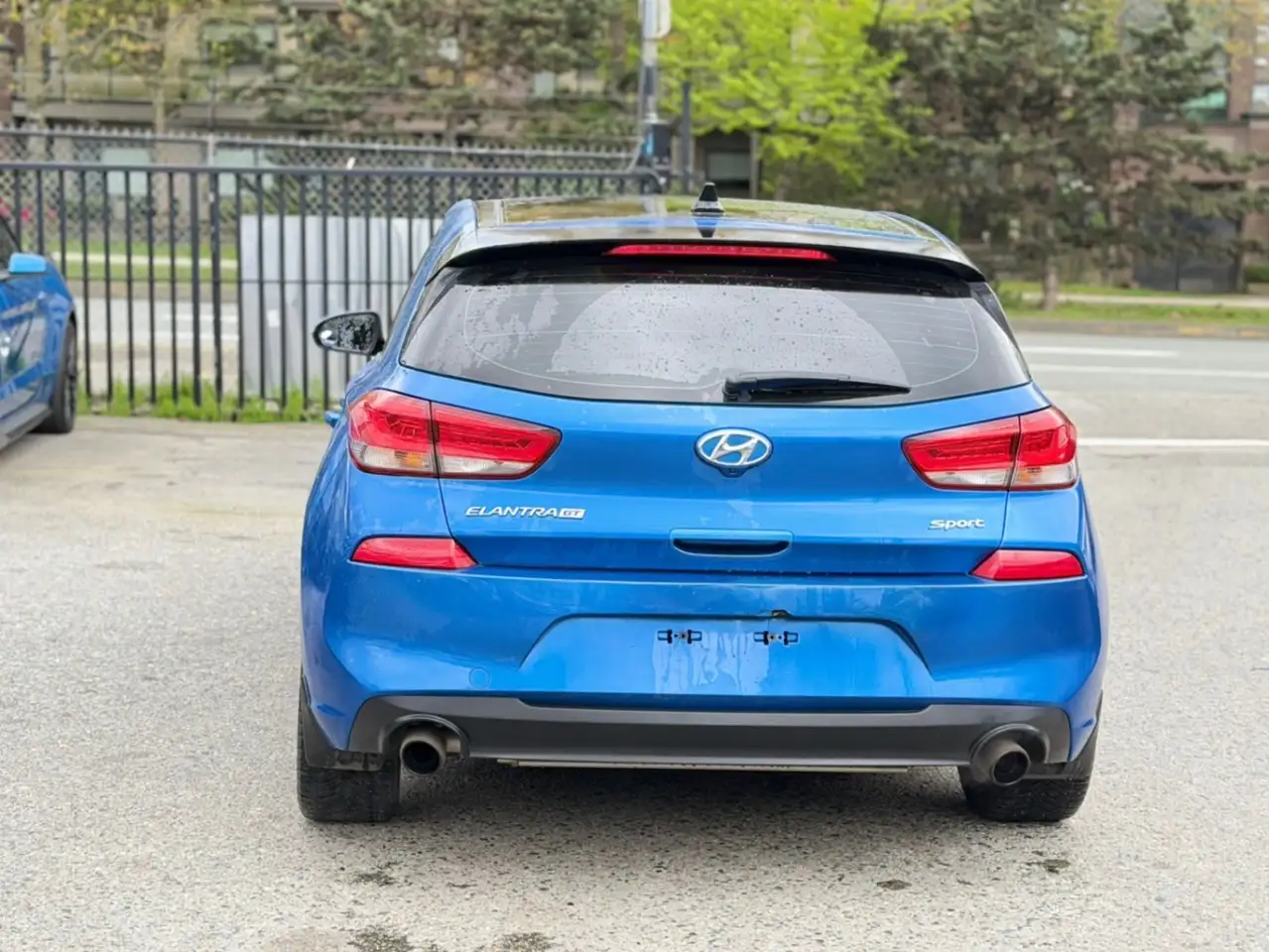 Hyundai ELANTRA photo Hyundai ELANTRA
