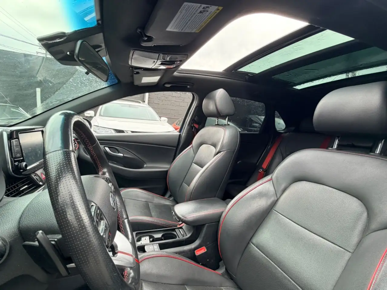 Hyundai ELANTRA photo Hyundai ELANTRA