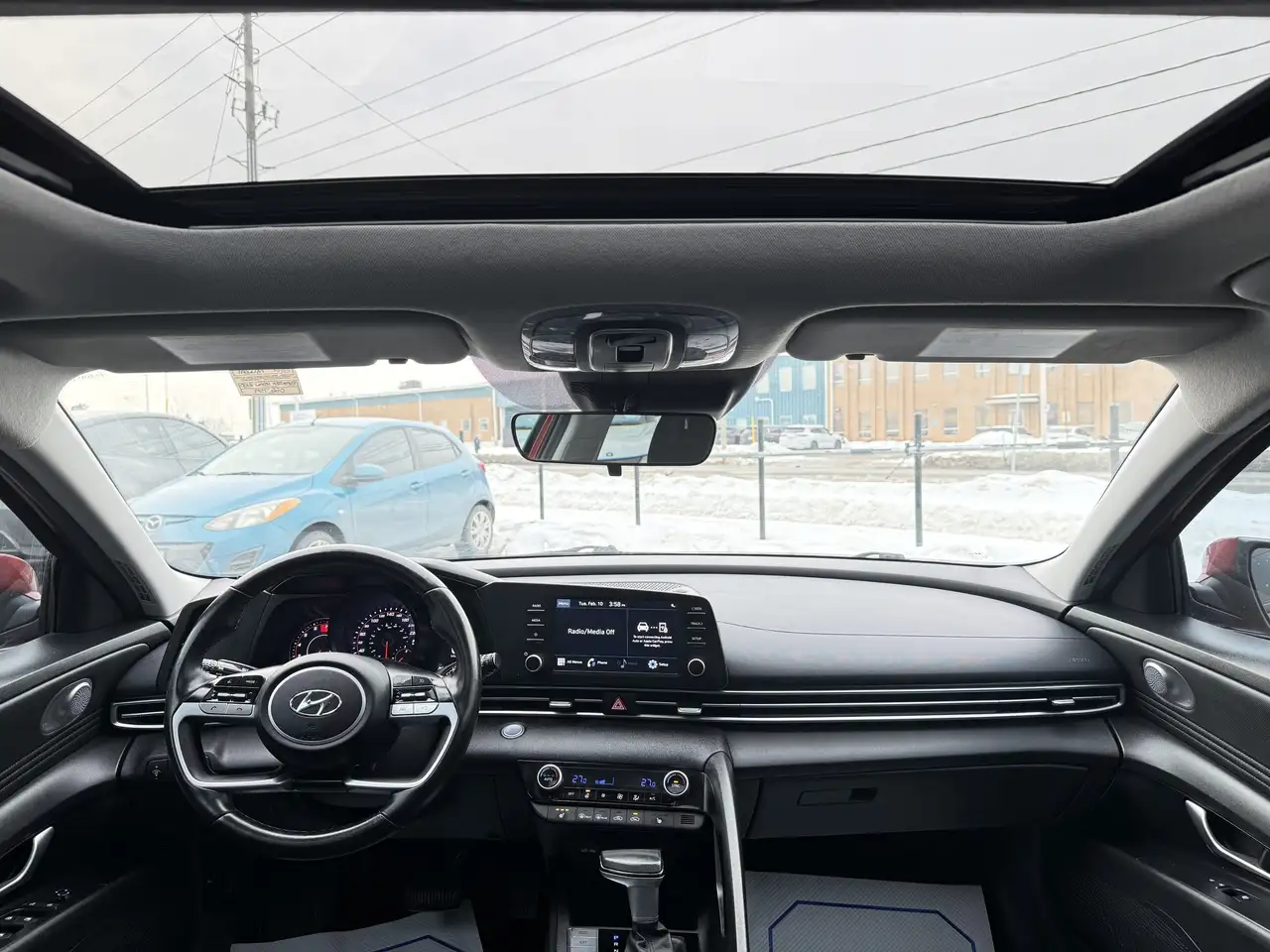 Hyundai ELANTRA снимка Hyundai ELANTRA