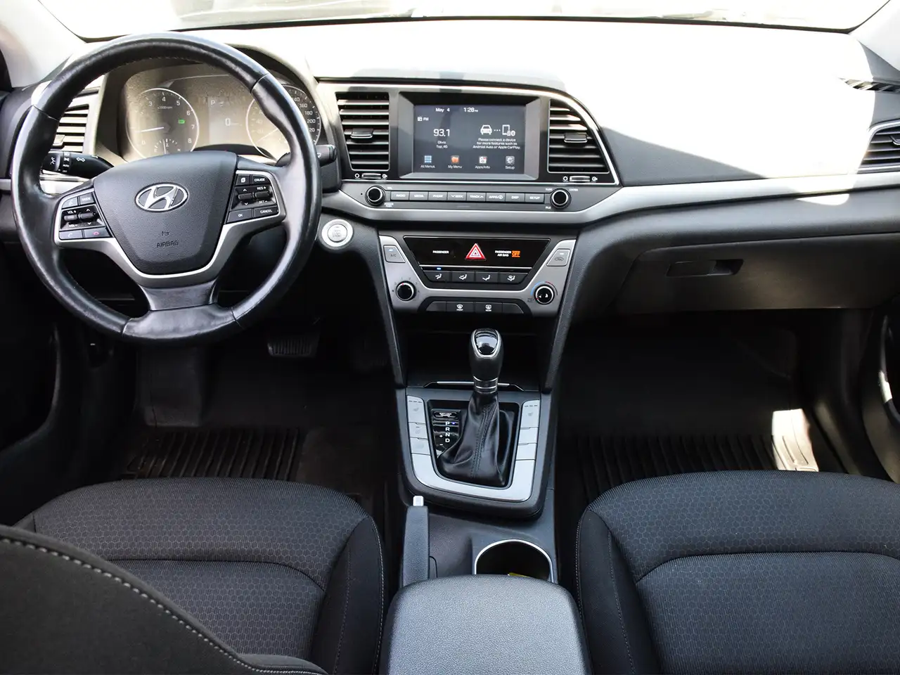 Hyundai ELANTRA fotografie Hyundai ELANTRA