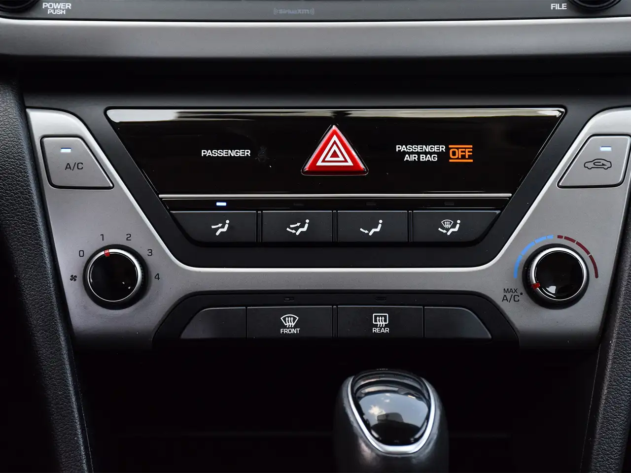 Hyundai ELANTRA fotografie Hyundai ELANTRA