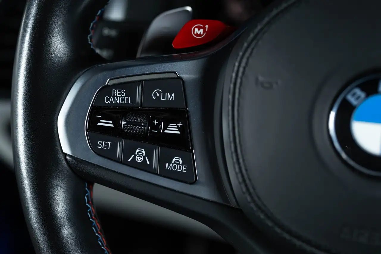BMW M8 снимка BMW M8