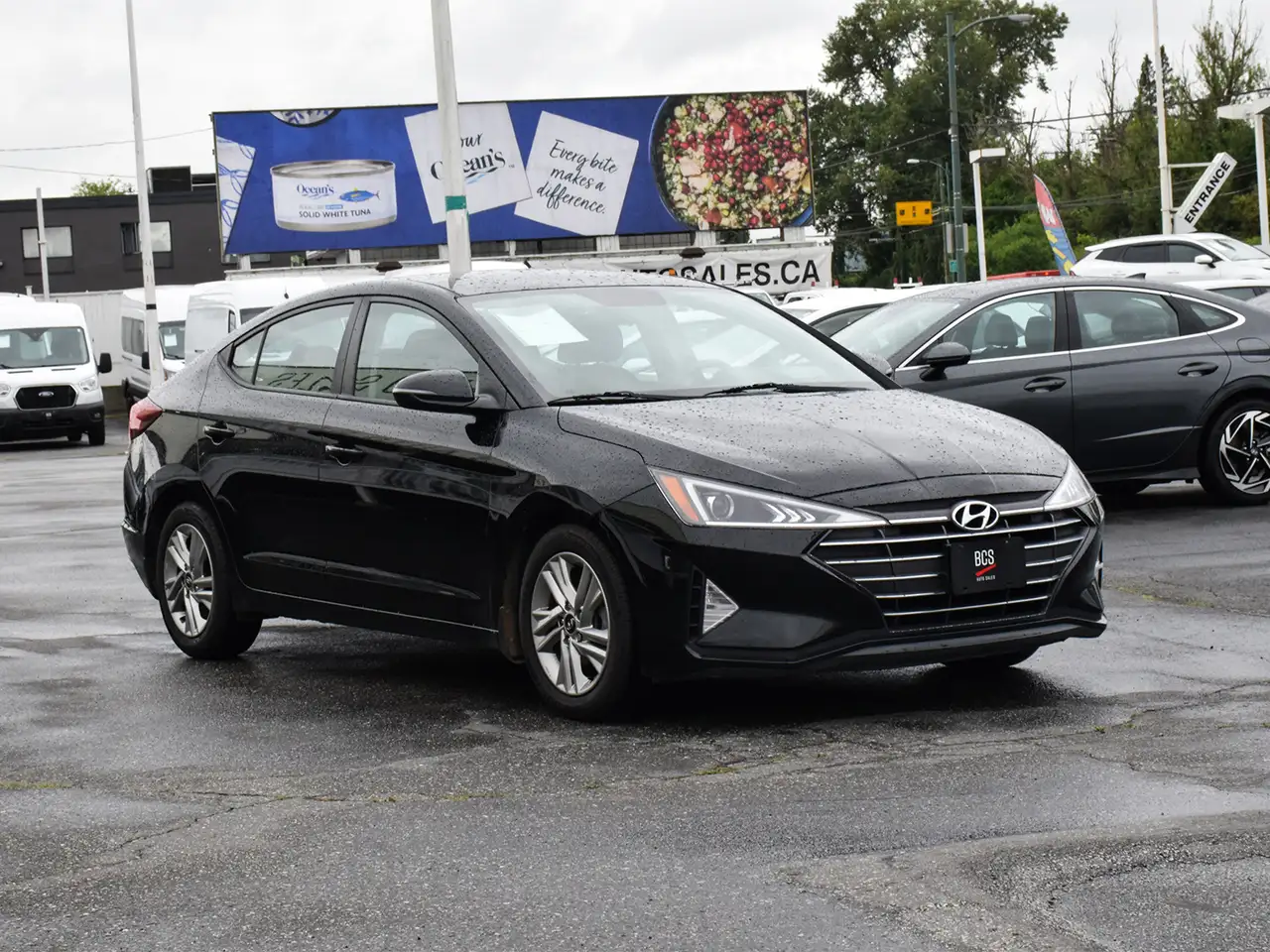 Hyundai ELANTRA photo Hyundai ELANTRA