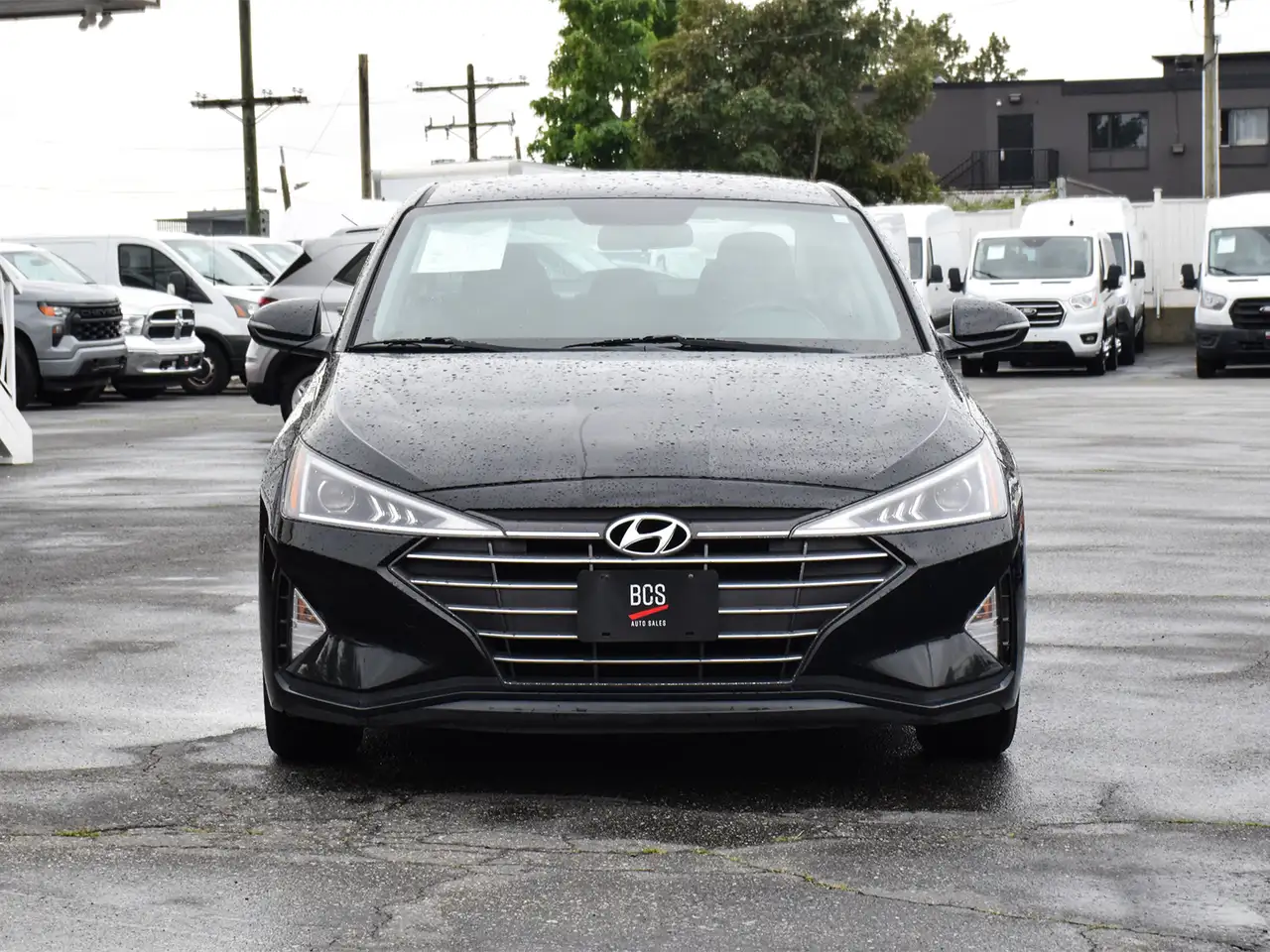 Hyundai ELANTRA photo Hyundai ELANTRA