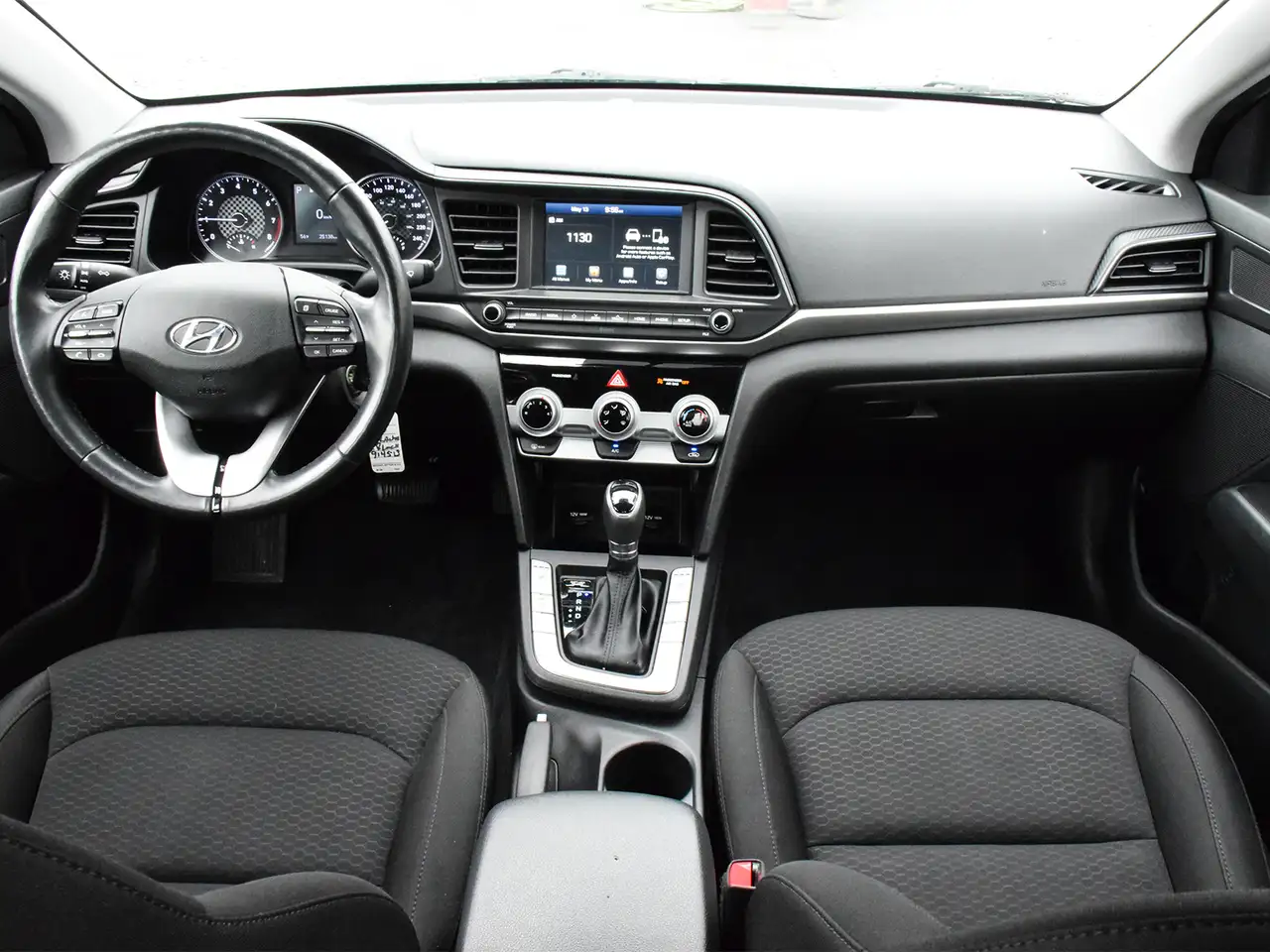 Hyundai ELANTRA photo Hyundai ELANTRA