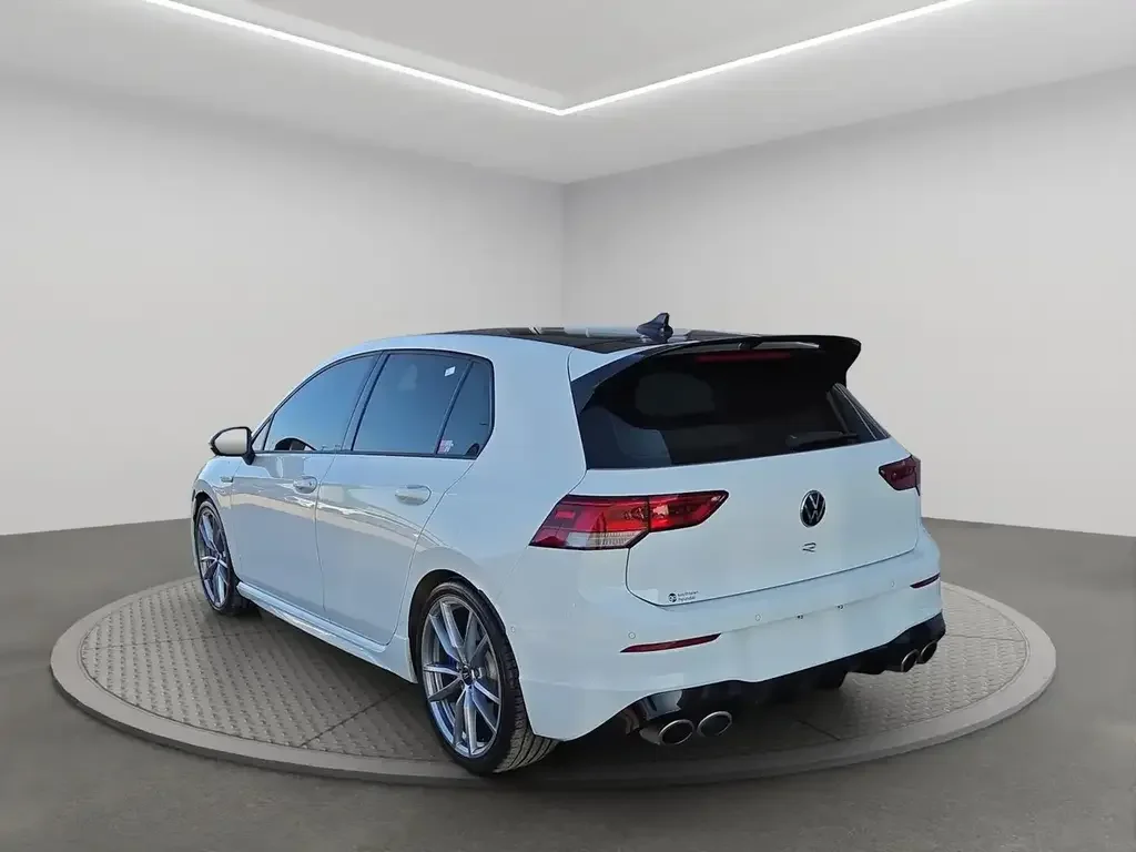 Volkswagen Golf R снимка Volkswagen Golf R